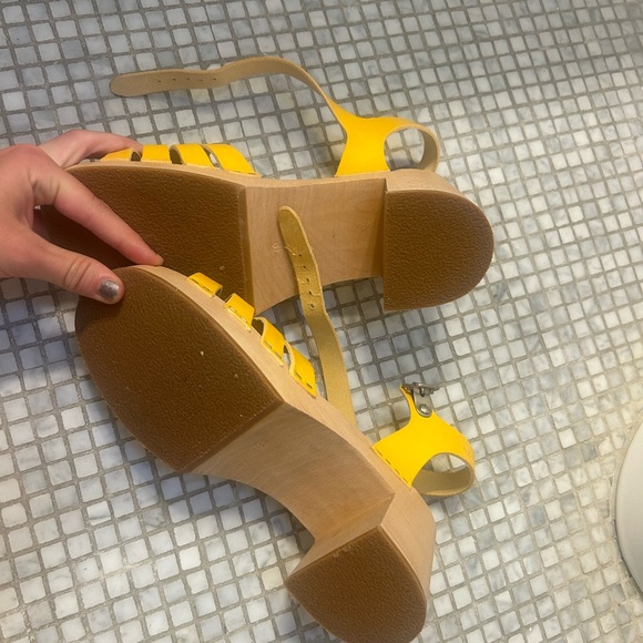 Swedish Hasbeens Yellow Sandals with Bow Detail - Picture 3 of 5